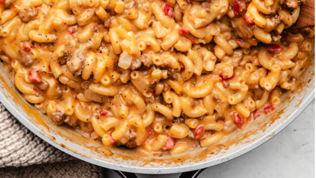 macaroni noodles with hamburger meat and cheese. Hamburger pasta dishes