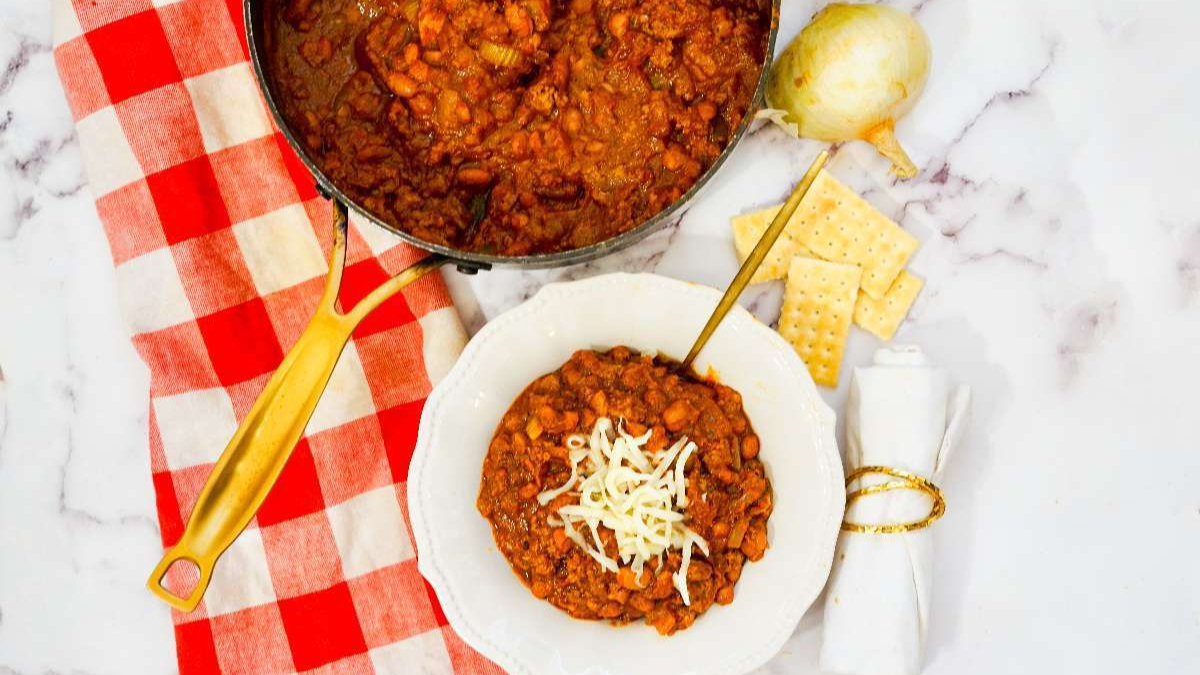 wendy's copycat chili in a bowl